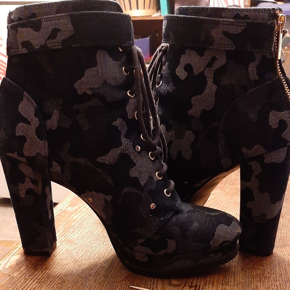 Shoedazzle- Stephy Hiker Bootie